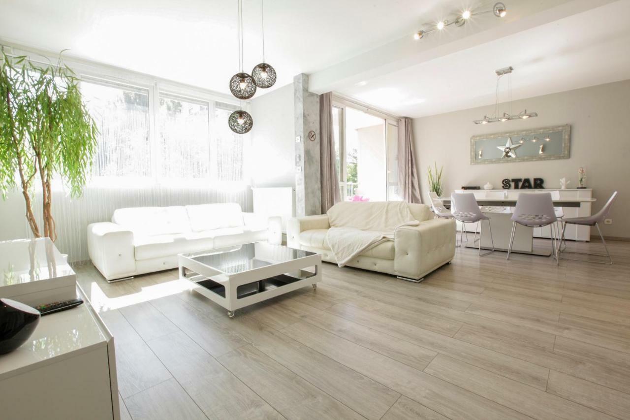 Le Celestay Villeurbanne Exterior foto